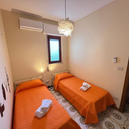 Villa Banksy Addaura Mondello Palermo Ngoại thất bức ảnh